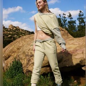 Free People Start Up Sweatpants With Cinched Cuffs NWOT Size Large
